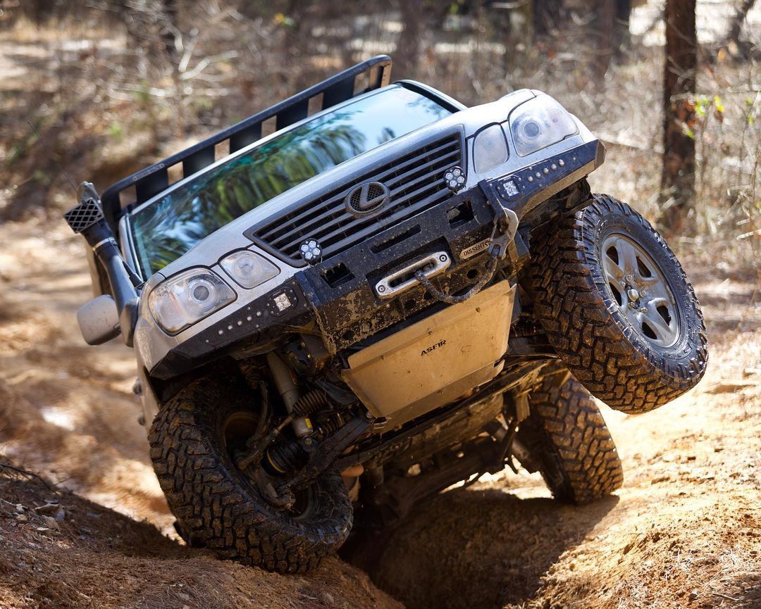 CruiserGear's tweet photo. The Lexus gettin in on the Toyota wave!
📸 @lee.sumner, @aaronrules

#100series #cruisergear #ランクル100 #landcruiser #トヨタ #100serieslandcruiser #100sinthehills #100series #uzj100 #lx470 #lexuslandcruiser #lrd #2uzfe #1fzfe #1hz #1hdt #1hdtfte #hzj105 #fzj105 https://t.co/lMe9XUJz6X