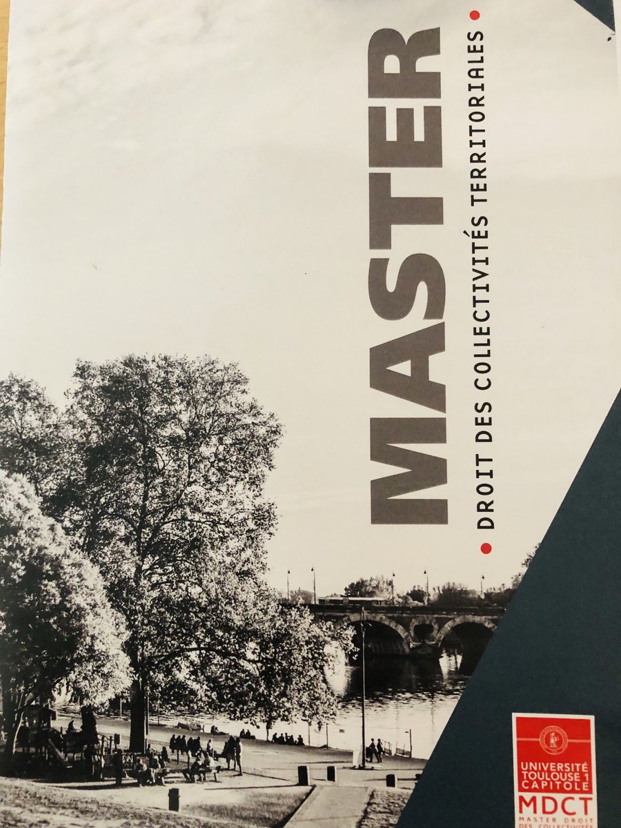 Très heureuse de poser au côté l’ensemble des étudiants du Master Droit des Collectivités Territoriales de la faculté de droit de ⁦@UT1Capitole⁩ ainsi que de la promotion du Master 2 !⁦<a href="/m2ct_UT1/">M2 Droit des collectivités territoriales</a>⁩