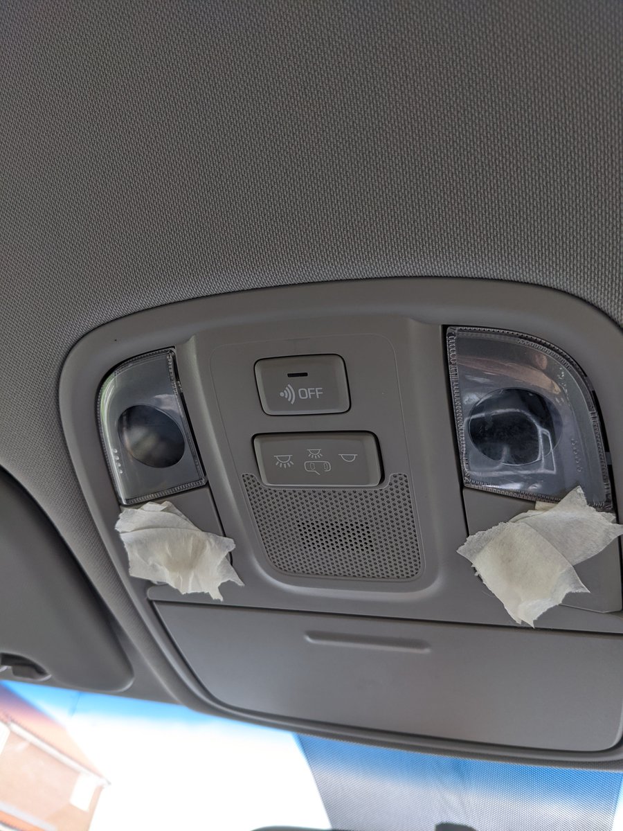 vanstratts1's tweet photo. @KiaUK finally found a solution to stop my car alarm constantly going off...looks great doesn't it? 🙄 How many more months until you find 'a fix' to the batch of faulty 2017 Sportage's #kiauk #kiawarranty #kiafault https://t.co/uDOD9FdjAE