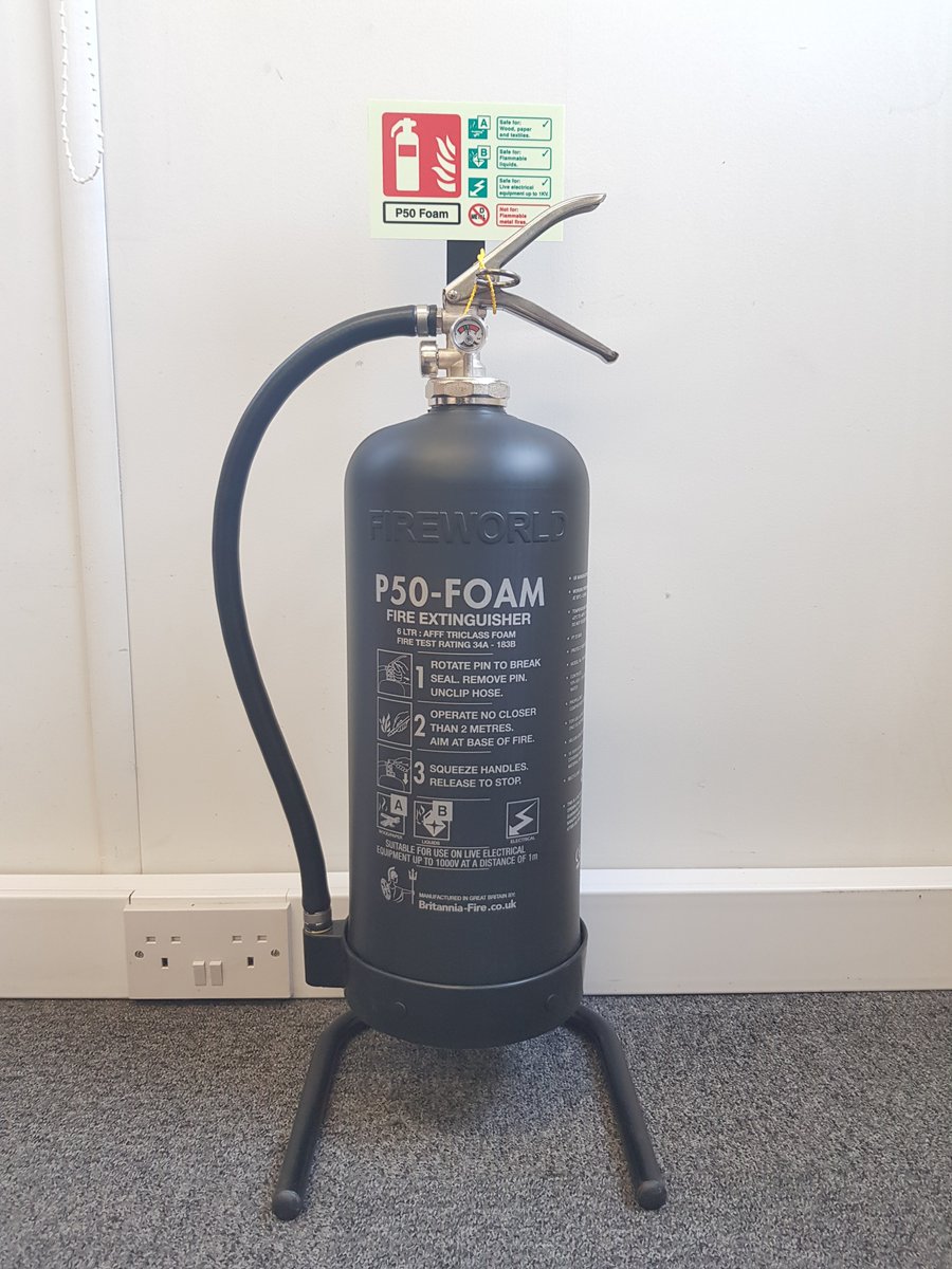 Monochrome Monday - We love our new Black P50!
Still the same great product, just more discreet. 

#britishmanufacturing #madeinbritain #madeintheuk #fireextinguisher #firesafety #monochrome #britishmanufacturer #manufacturing