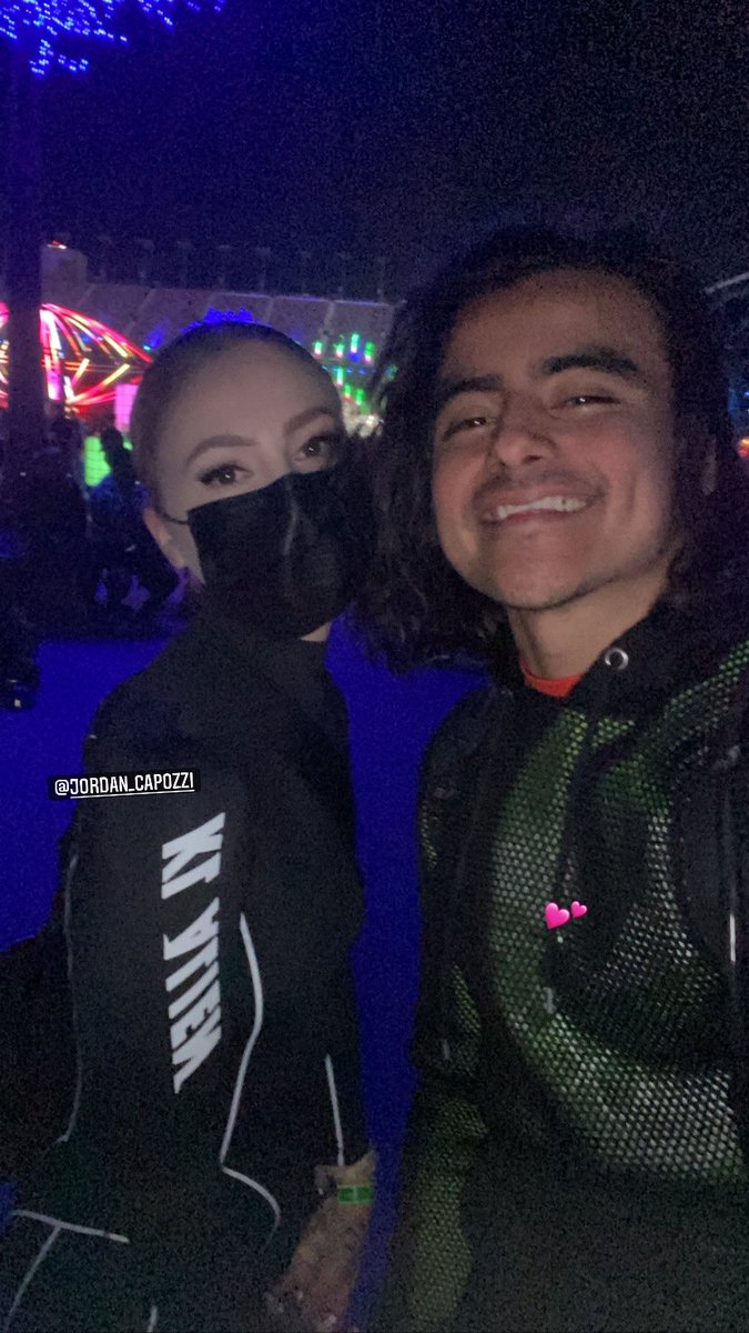 ironliondj's tweet photo. edc 🖤 https://t.co/EHdiZXGb44