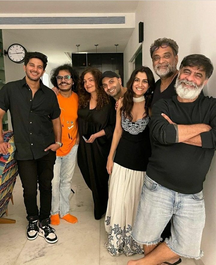DulquerTNBP's tweet photo. Team #Chup !!!

#DulquerSalmaan #Kurup https://t.co/VBFbH62J5K