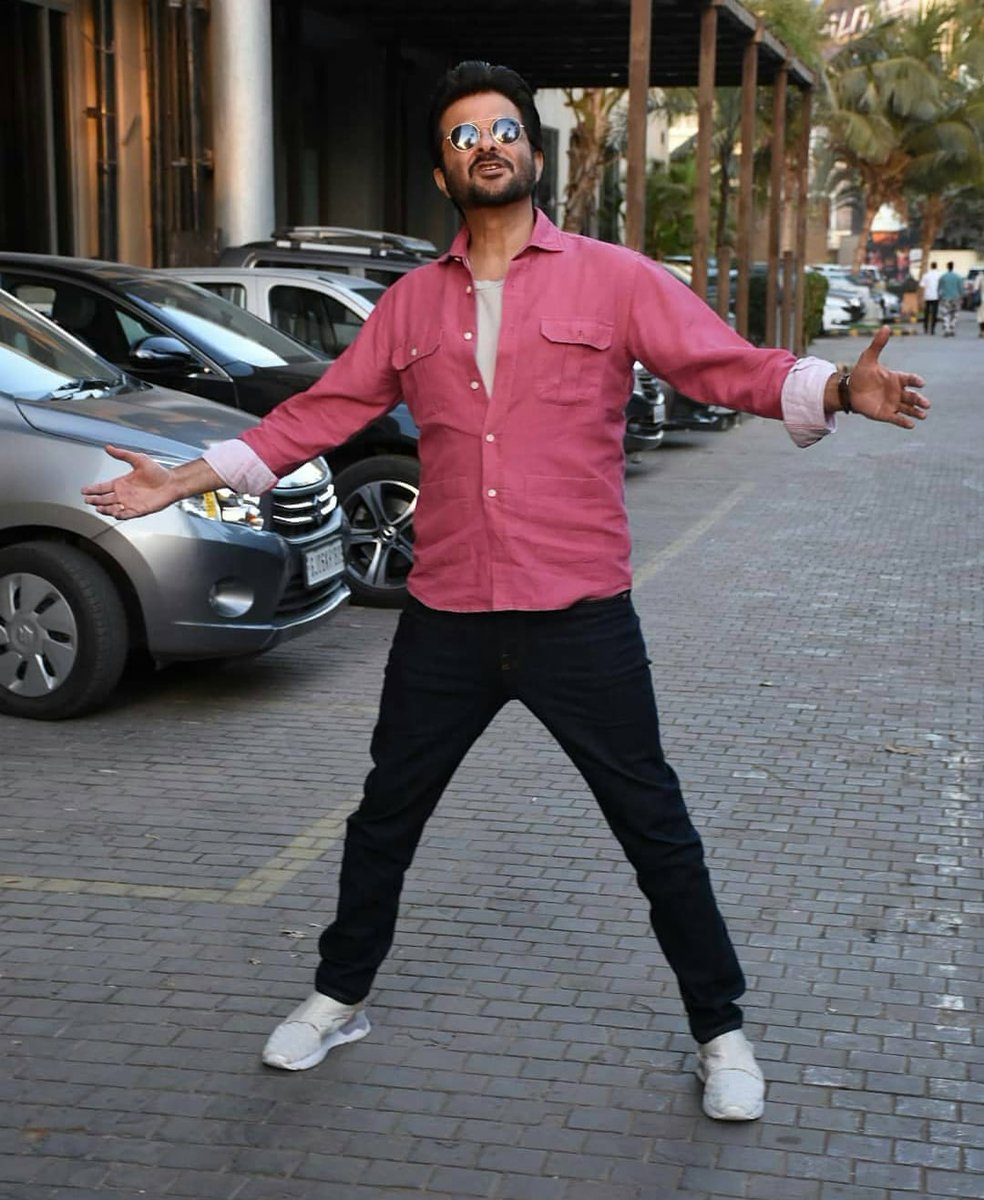 9XJalwa's tweet photo. Aye jee o jee lo jee suno jee! The Curious Case of @AnilKapoor 
He keeps getting younger day by day!

#style #EkdumJhakaas #thatswagger #superpose #anilkapoor #bollywoodactor #bollywoodcelebs #9xjalwa https://t.co/OpjewDjCSN