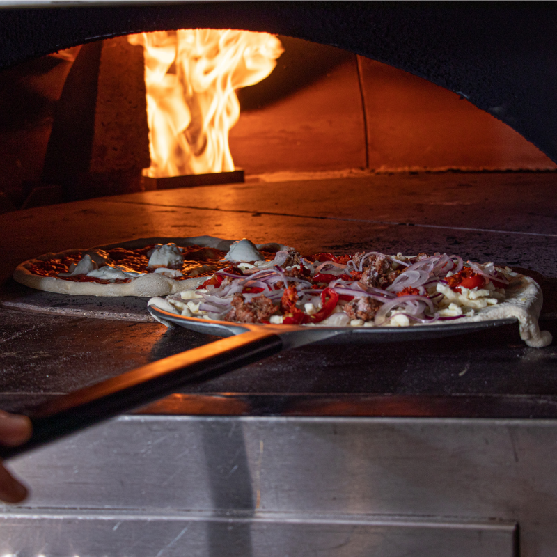 DaMimmoDublin's tweet photo. Start the week off right with delicious wood-fired pizza from @damimmo_dublin 😍 Available for collection and delivery through our website and @deliveroo 🦘

#damimmo #damimmoDublin #ItalianDining #DateNightDublin #italiancuisine #italianclassics #DineinDublin https://t.co/Yox7DcaXFK