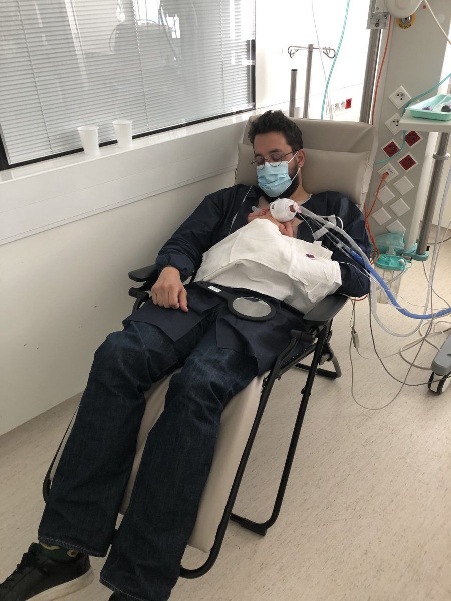 [CHI André Grégoire : Don <a href="/SOSPrema/">SOS Préma</a>]
<a href="/SOSPrema/">SOS Préma</a> a fait don de deux fauteuils <a href="/LafumaMobilier/">LAFUMA MOBILIER</a> permettant aux parents d'être installés confortablement auprès de leurs enfants. 
Les moments peau à peau et allaitement, ne peuvent être que davantage agréable 😌
Nous vous remercions !