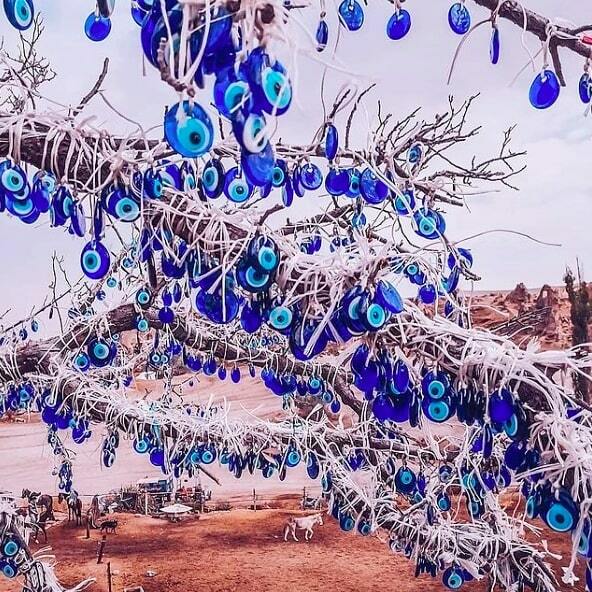If you take a stroll around Central Turkey, you might well find a tree dripping with bright blue glass eyes 🧿🧿🧿 Evil Eye Trees, with blue amulets and nazar trinkets for fruits are said to ward off harm and keep evil spirits at bay 💙🤸 The perfect … instagr.am/p/CVdCM5csb8R/