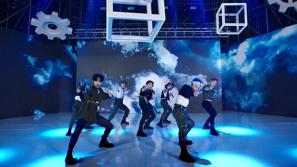 tokopedia's tweet photo. Stray Kids di #TokopediaWIB TV Show !!

#StrayKidsdiWIBTVShow
#TokopediaWIBOktober #AsyikMainBareng #WaktuIndonesiaBelanja https://t.co/jjzmjB3vLi