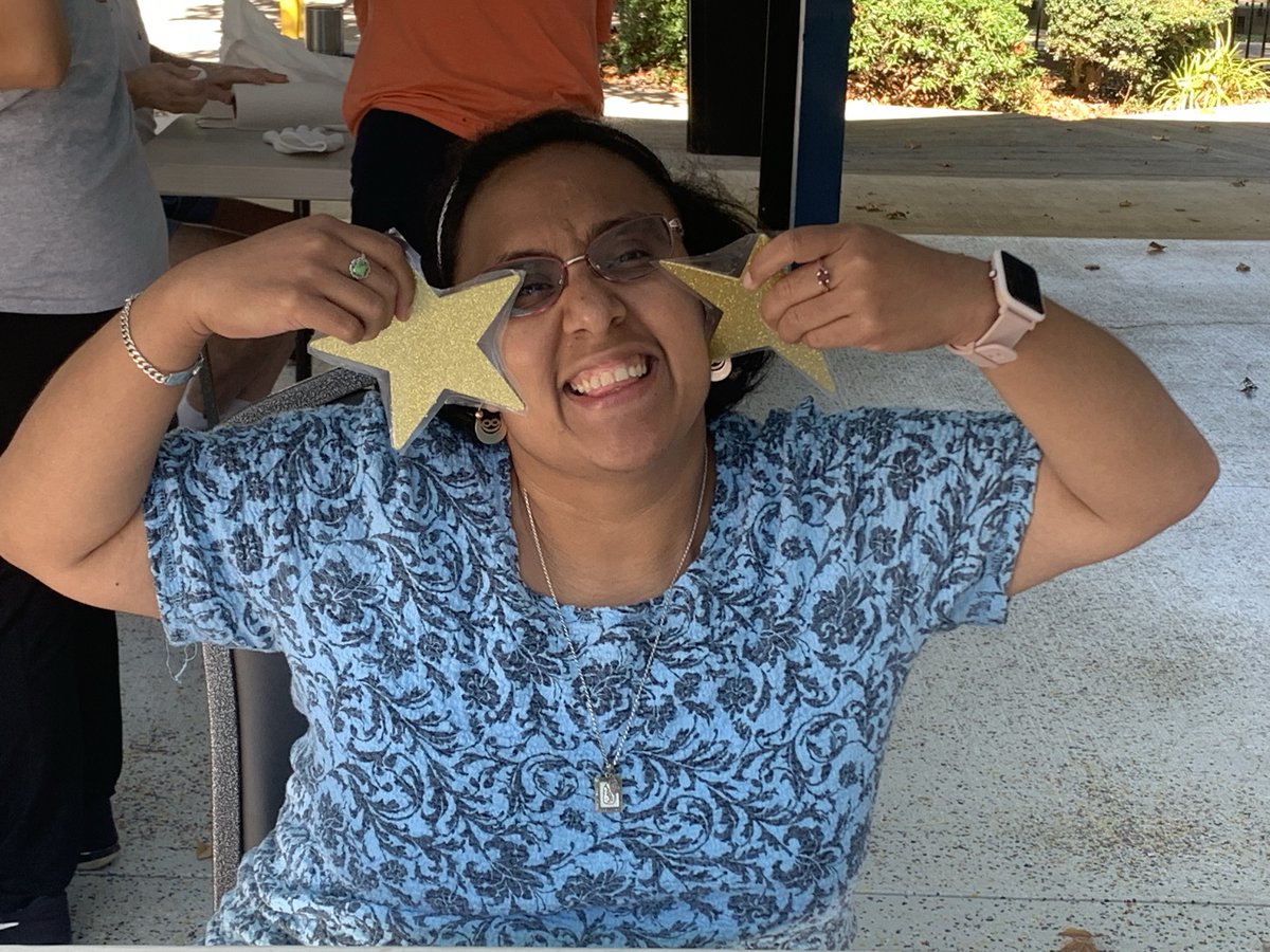 #HolyScarecrow!

Please visit  "Scarecrow Hollow" at Daniel Stowe Botanical Garden to see the special scarecrow our residents made as part of this exhibit. Please give Holy Angels a vote to win some prizes! 

#Scarecrow
#DSBG
#HolyAngels