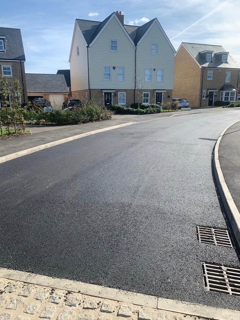 Pro_Tar's tweet image. Site recently completed in Biggleswade by Pat and his team for MV Kelly Ltd

#newbuilddevelopment #housingdevelopment #surfacingcontractors #commercialsurfacing