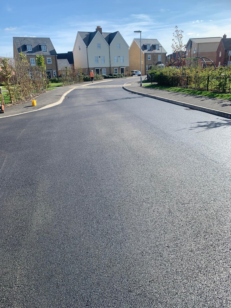 Pro_Tar's tweet image. Site recently completed in Biggleswade by Pat and his team for MV Kelly Ltd

#newbuilddevelopment #housingdevelopment #surfacingcontractors #commercialsurfacing