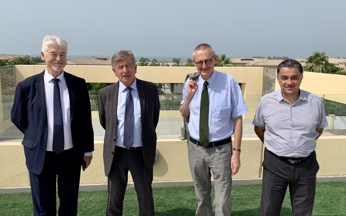 BertrandFerret's tweet photo. Mission assurance qualité de l’AFLEC menée par son groupe de pilotage et en présence du président de la FAPEE. À la rencontre des élèves et des équipes sur notre nouveau campus de Saadiyat, en vrai, et en rose! @fnormamt @LyceeMonod https://t.co/PHgVjMzrGo