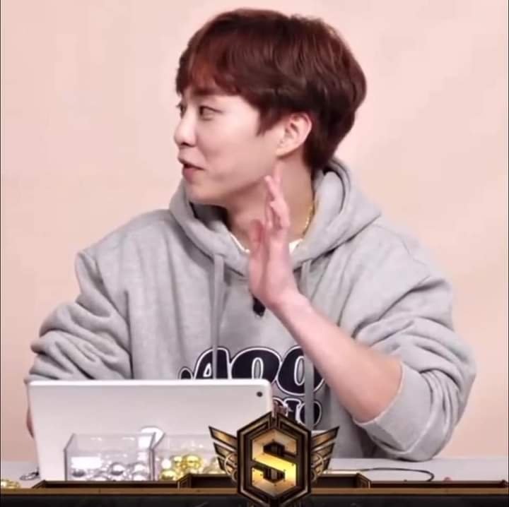 CuloSehun's tweet photo. -¿Xiumin será un idol en su próxima vida?

Minseok: "Si no es en EXO, no seré un idol"

😭😭😭😭😭😭😭😭😭😭 https://t.co/4vln1e4a7t