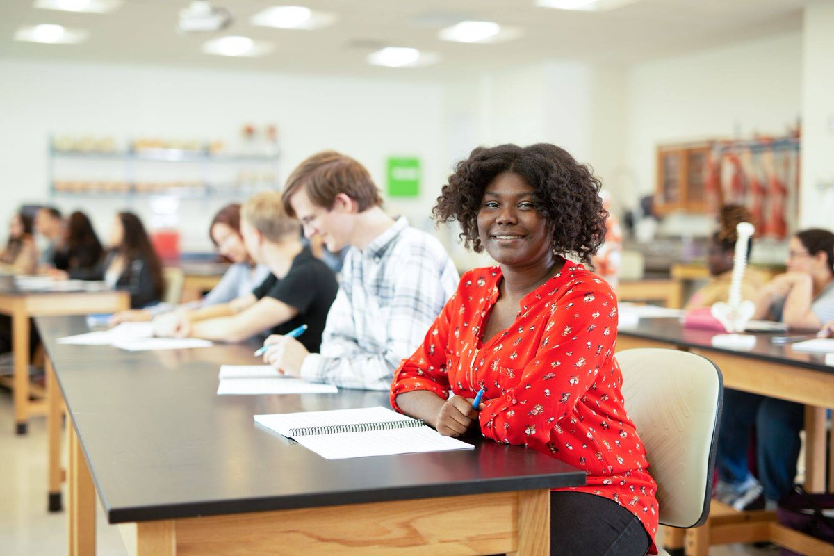 hcfl_edu's tweet photo. Spring registration opens soon, Hawks! Browse the class schedule now and get ready to register early. https://t.co/MDA358b7Hz #hccfl https://t.co/qX9SrAjBvL