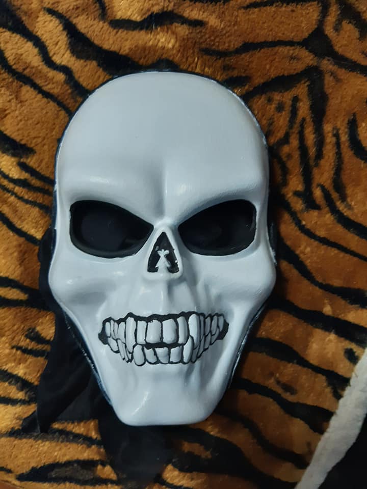 ItsMsBhave's tweet photo. im working on a remask that i got and adding so much amazing details to it... once finished i will be streaming this mask on twitch so head over to Msbhave so you wont miss out <3 https://t.co/QSj2wBMKlI