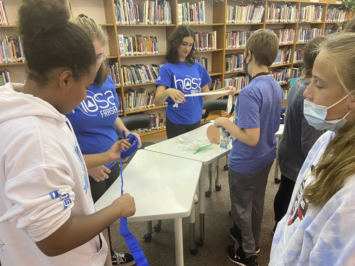 fraserhosa's tweet photo. HOSA had so much fun at Lunch n’ Learn with the 8th graders we can’t wait to come back for the 7th graders!!🥪🩺👩‍⚕️ https://t.co/fgAN7ee7jw