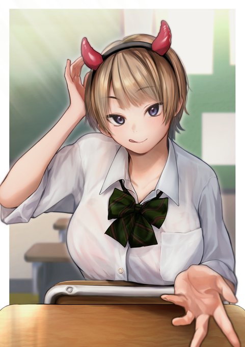 雑なコスプレで雑なハロウィンを要求してくる前の席の女子 