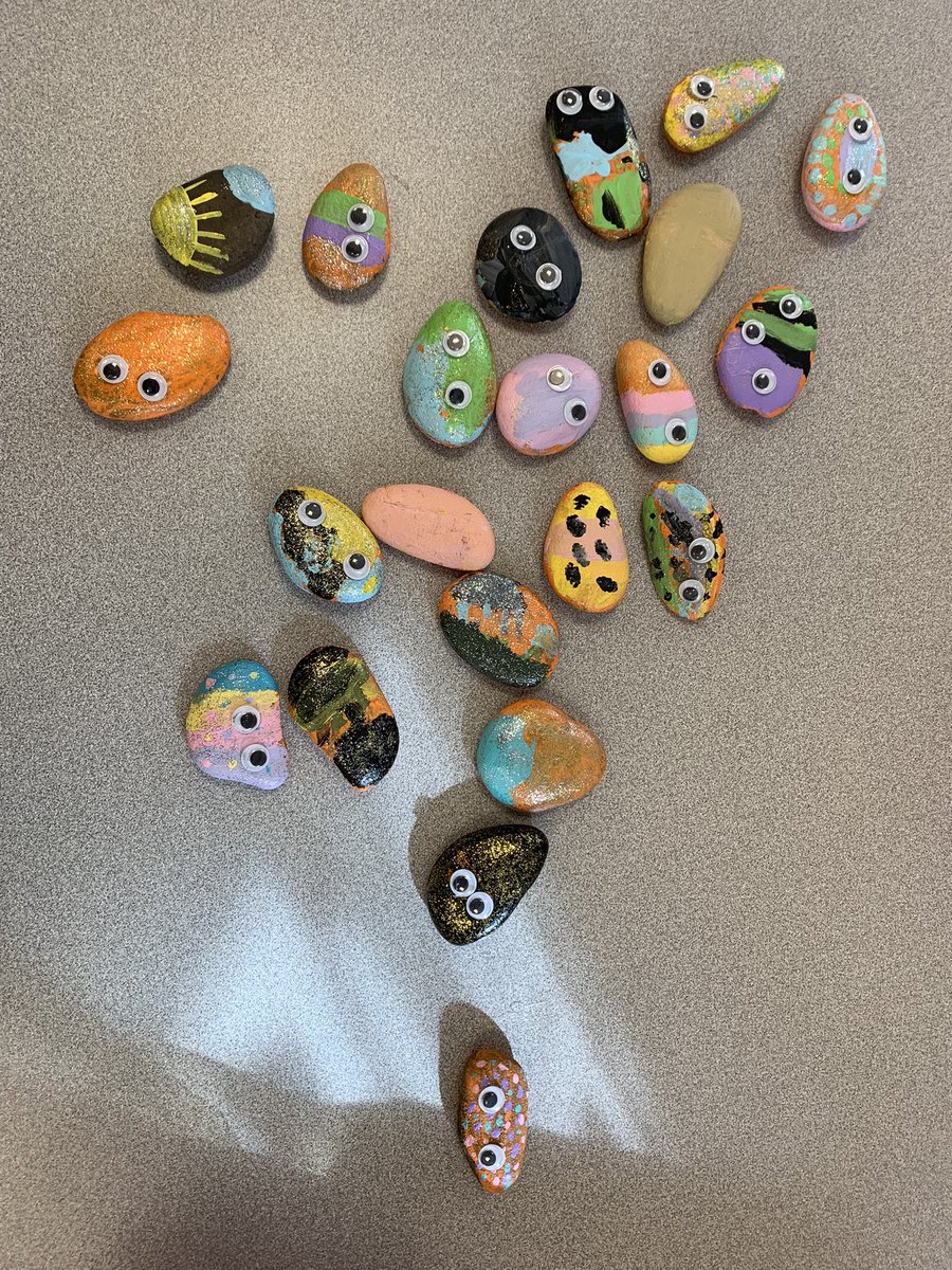 farfromseven's tweet image. We are constantly looking to spread happiness and be “orange”. Mrs. Jackson’s/Mrs. Ross’ 1st grd classrooms painted Happiness Rocks and are sending them out to friends and relatives. They are hoping to cover ALL 50 states! Here’s to spreading joy! #NewvilleCARES #BSSDProud
