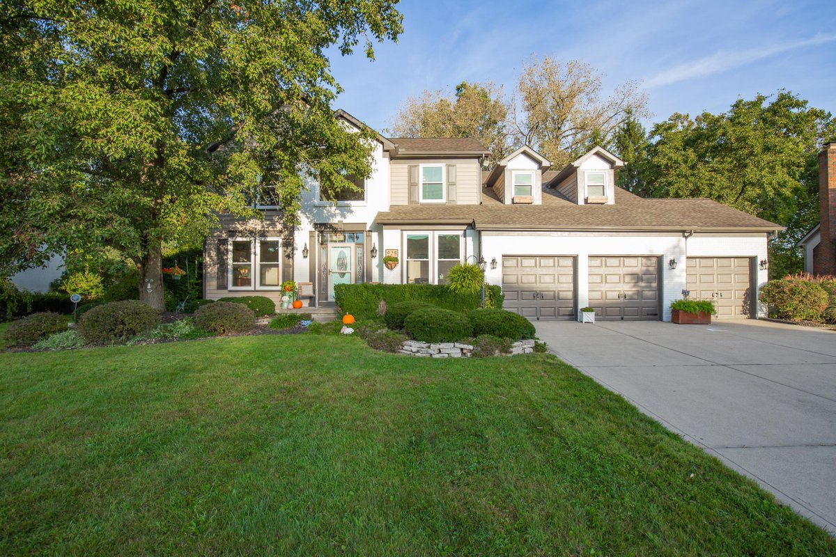 realtor614's tweet photo. Simply amazing in Pickerington. Move into this 5 BD/ 4 BA now! Call/text/DM me today!  https://t.co/CYMEbB5Uxr https://t.co/xkYQjb9Ida