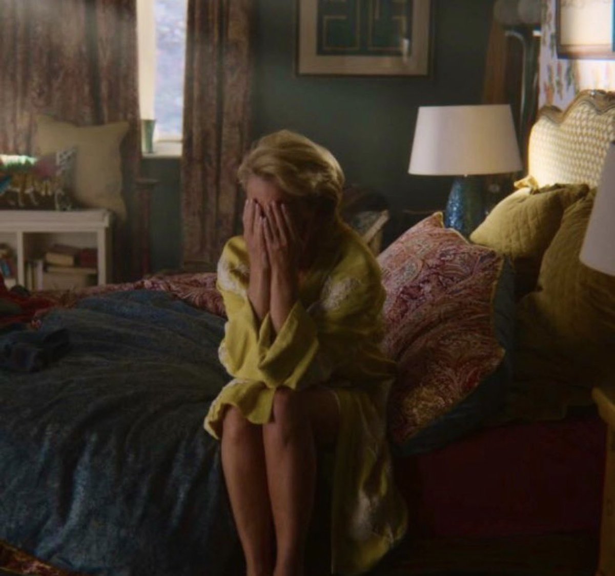 forsapphicsonly's tweet photo. another day that i wake up with no news on cate blanchett and gillian anderson playing lesbian couple in a romcom movie https://t.co/2dyvD5kSIf