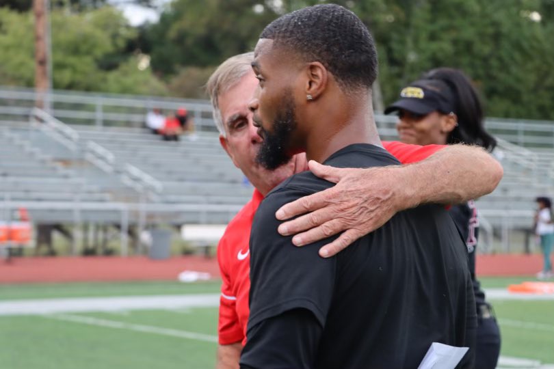 CoachBobo_1's tweet photo. Full heart! My Havenview Tigers showed resilience, never giving up. Down 22-0. Half, down 22-8. 4th quarter, 27 secs left, came back, won, 32-28. Beyond proud! HMS has 6 State Championships. Blessed to orchestrate a 3 Peat. Thanks HMS and Whitehaven Community! #GoldBallMiddle https://t.co/EVmVVVLY6d