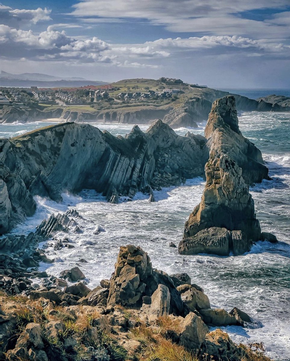 Postureo_CANT's tweet photo. A veces sobran las palabras 🤐

📍 Cantabria Infinita

📷 IG eleon8ra_hudson https://t.co/xGMSrbuLVC