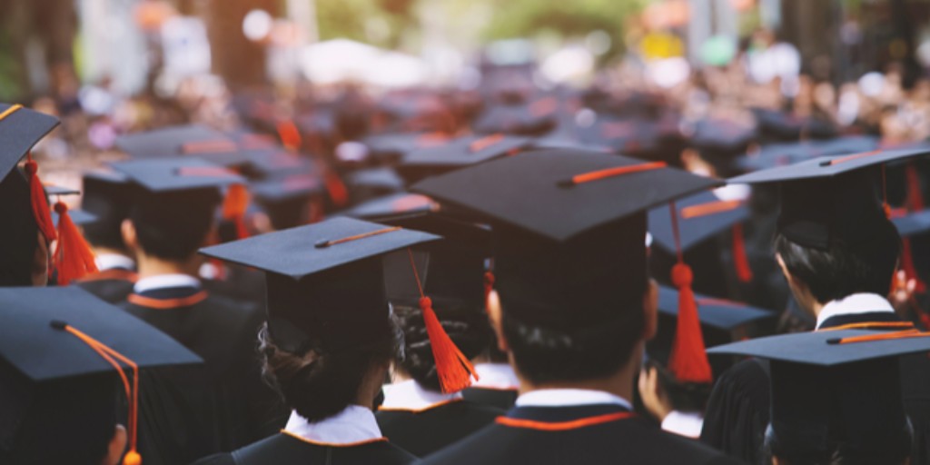 LondonAcademyBM's tweet image. Being a leading education provider, labm.co.uk can offer you ways to progress onto University taught online courses in Business Management thanks to our fully accredited Business Management Foundation Course. Find out more in our blog ow.ly/4eck50GxuVE #labm