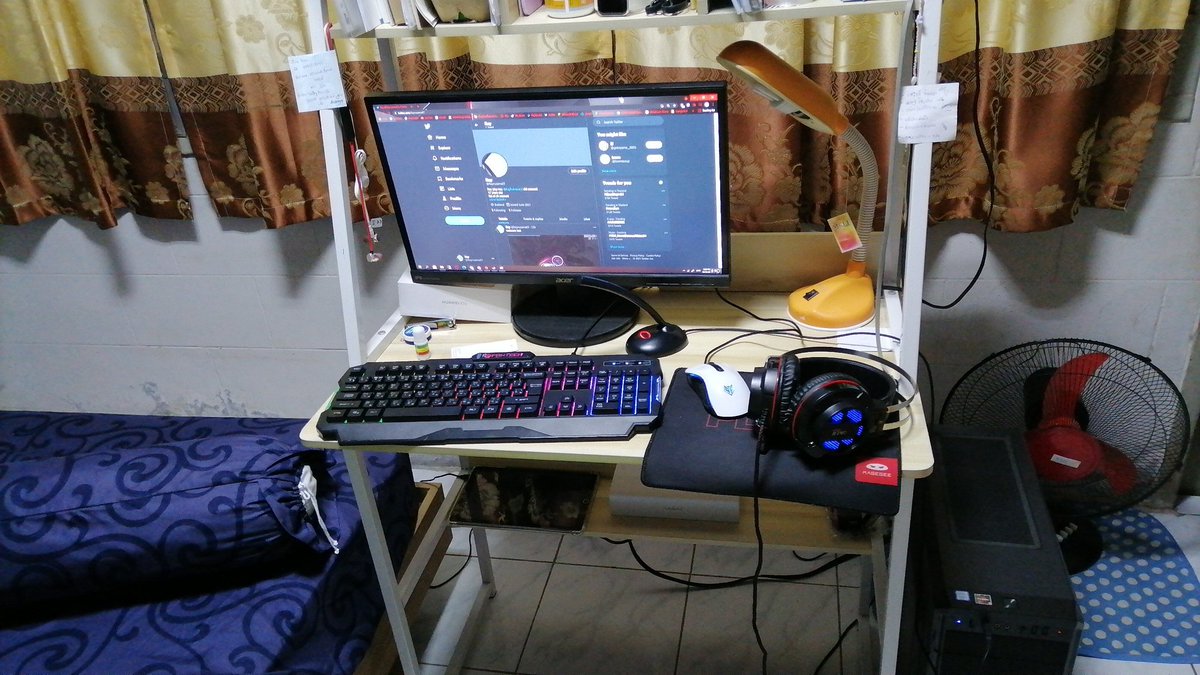 Rayruzama07's tweet photo. rate the setup hahaha https://t.co/4xJvGKAXxq