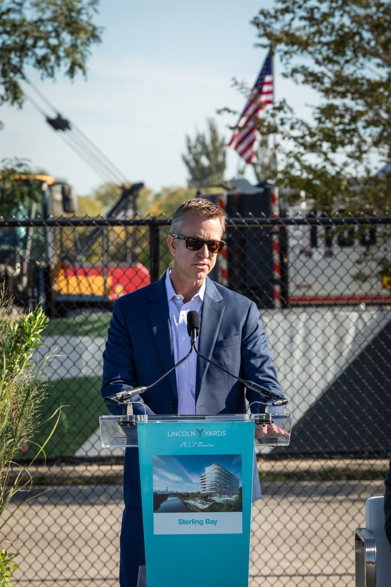 Power_Construct's tweet photo. Excited to officially break ground on the 320,000 sf #lifescience building, ALLY at 1229 W Concord Place, the first project in @sterlingbay's #LincolnYards megadevelopment!@gensler_design #WeBuildChicago #lab https://t.co/Pr4ER2WvPR