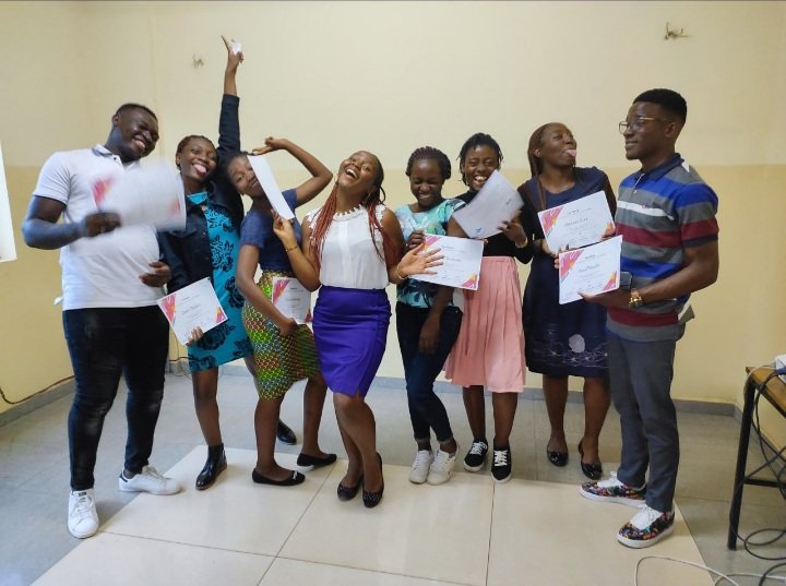 Raissa0132's tweet image. Une expérience à la fois très intéressante, intense et enrichissante 🧠 c&apos;était un honneur pour moi d&apos;y participer et je vous invite également à y prendre part pour également bénéficier de ce privilège 😌
Merci encore à la seed community🙏🏼
#seedcommunity
#xcodepath2k21
#path_web