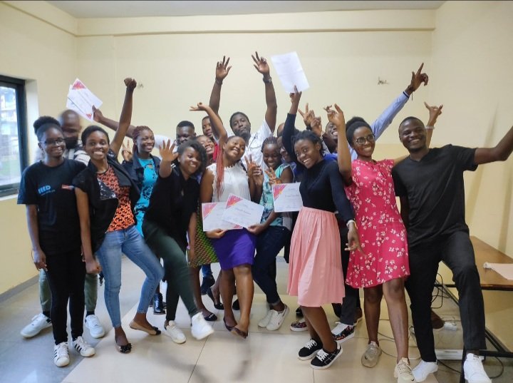 Raissa0132's tweet image. Une expérience à la fois très intéressante, intense et enrichissante 🧠 c&apos;était un honneur pour moi d&apos;y participer et je vous invite également à y prendre part pour également bénéficier de ce privilège 😌
Merci encore à la seed community🙏🏼
#seedcommunity
#xcodepath2k21
#path_web