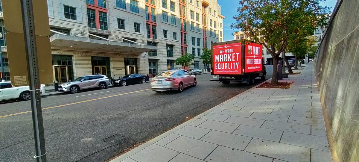 KatStryker111's tweet photo. $AMC 🚨Mobile Billboard Is Live🚨 It is Circling The Courthouse in Washington DC for ‼️Citadel vs SEC‼️ Also at SEC headquarters‼️ More pictures and videos coming …#KenGriffinLied #CitadelIsNotRetail #KenGriffinCantSilenceUs https://t.co/2YnhAGHYkj