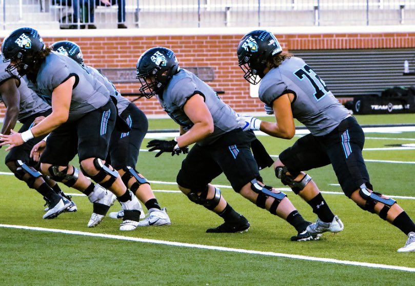 MattSermania's tweet photo. Mid-Season Highlights‼️ https://t.co/epIvNfQqpX @RockHillFB1 @RecruitRockHill @MarkHum7 https://t.co/lm52G0sNP7