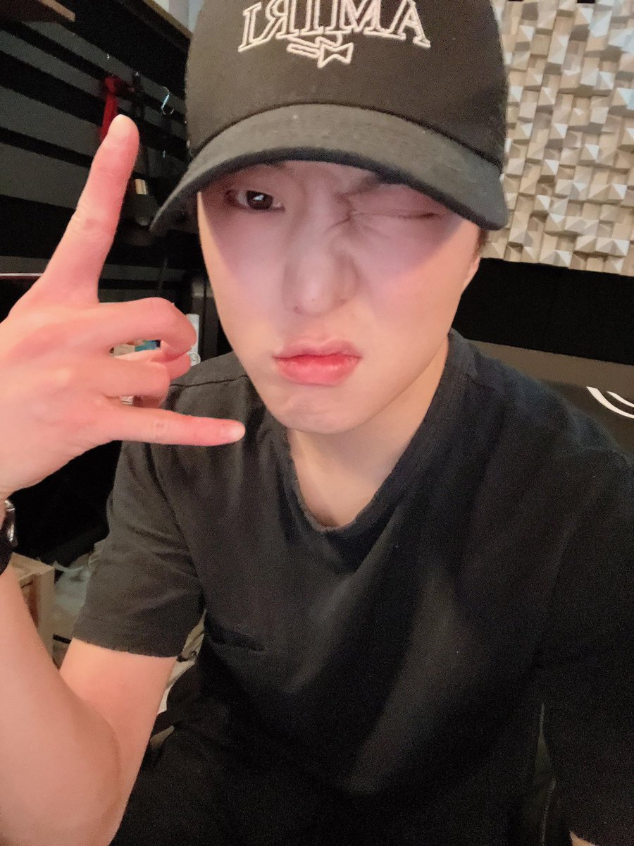 kksongpearlee_W's tweet photo. “Thank you for all the Inseos who celebrated the day we became WINNER today!!!💙”
#KANGSEUNGYOON #강승윤 @official_yoon_
#위너는_8년째_예뻤더라
#8YearsWithWINNER https://t.co/dAAYVgPCHp