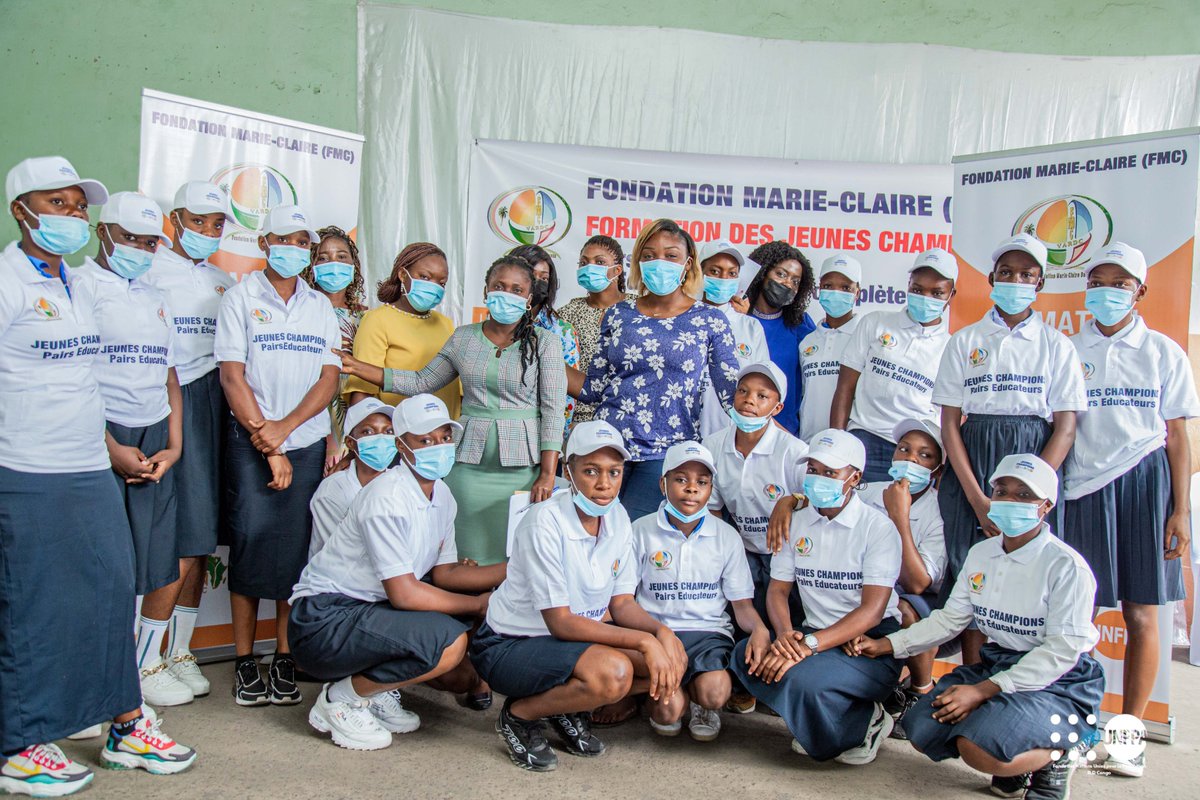 eugene_kongnyuy's tweet photo. RT UNFPARDC "40 élèves issus de 8 écoles de #Kinshasa formés comme Champions- Pairs éducateurs sur des questions de Santé Sexuelle et Reproductive. Formation organisée par la Fondation Marie-Claire et  @AfriyanRdc avec l’appui @UNFPARDC #Kitumaini #j… https://t.co/TIsWXZtjKJ"