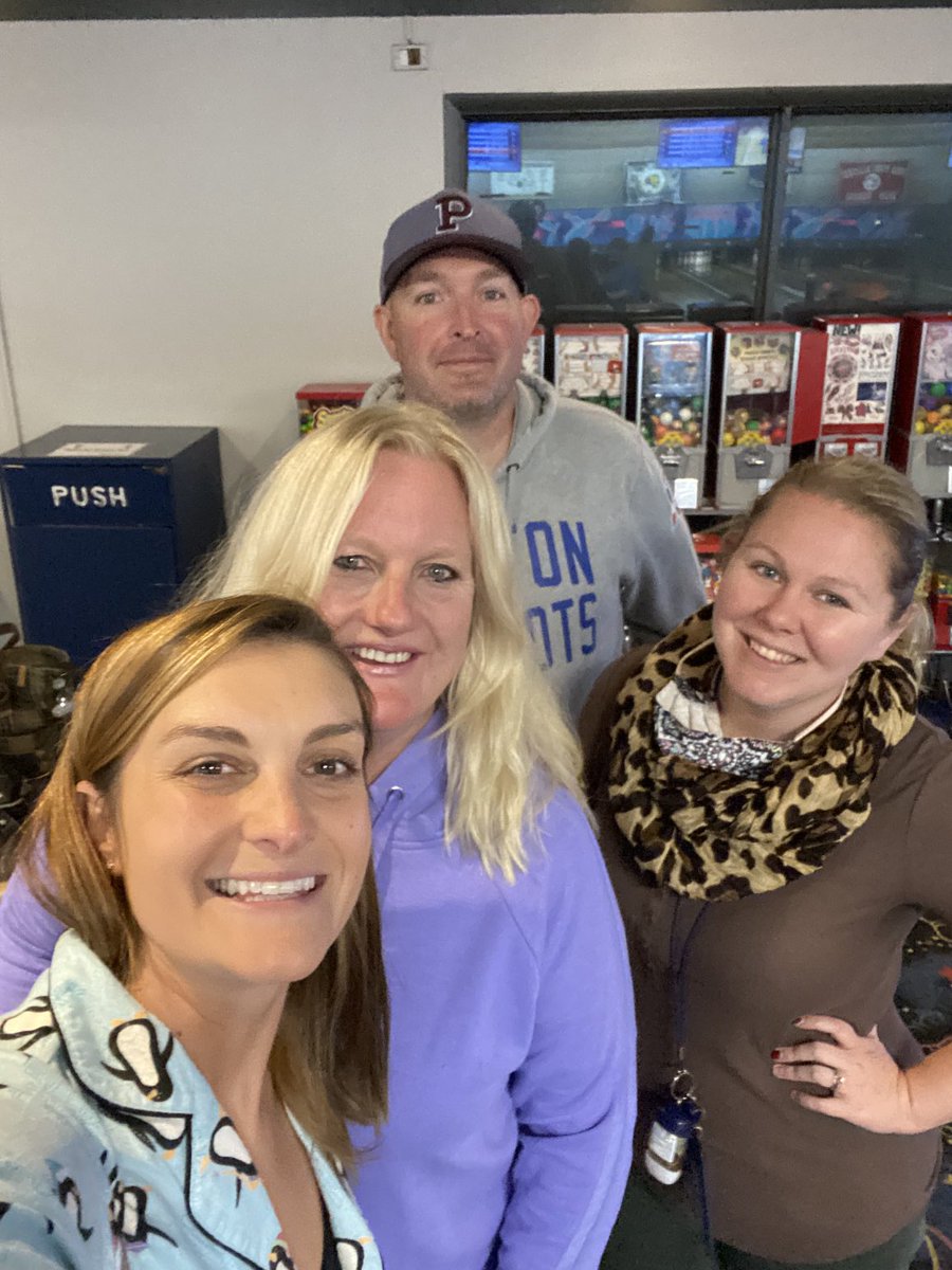 Basketmomma7's tweet photo. A great CBI outing with our pals from Kinnelon HS Sparta HS and Jefferson Twp HS🎳
Great fun meeting new friends and polishing up our bowling skills 🙌
@bhsbulldogsnj
#transitioneducation #independence
#community https://t.co/gXPPBPJOwW