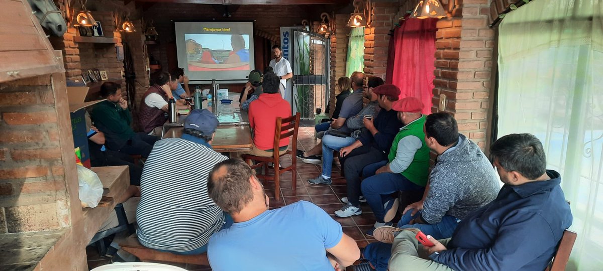 El viernes 22 compartimos una jornada a campo en Colonia Castelar (SF). 🌱
Intercambiamos conceptos sobre manejo de Alfalfas puras y consociadas. 

👏 Gracias <a href="/maximagario/">Maximiliano</a> y familia por recibirnos!
Establecimiento El Ruiseñor @el_ruise 
.
#gentos #jornadadeprimavera