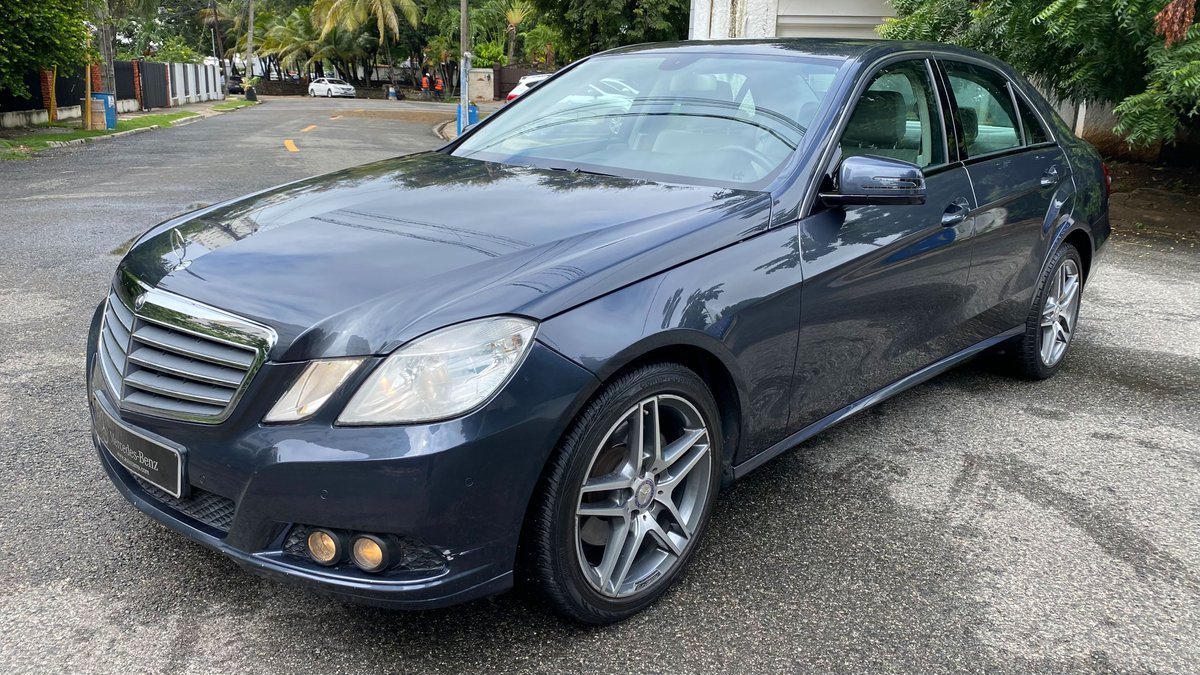 MERCEDES BENZ E250 2011
US$ 15,900
Motor 4C 2.5 Litros Turbo
Transmision Automática
Sistema de Sonido Premium
Interior Gris Claro en Piel
Asientos eléctricos
Baúl Eléctrico
Aviso de colision frontal
Sensores delanteros y traseros

Optimas condiciones generales, impecable.