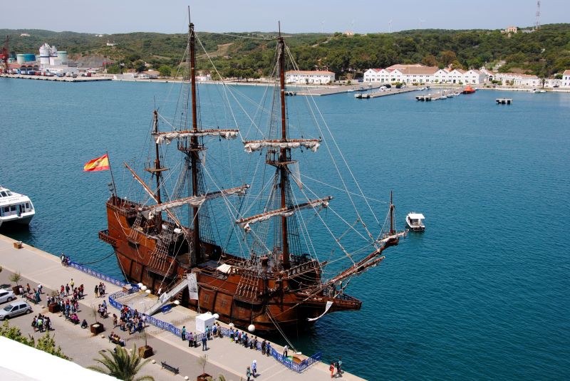 FundacionNaoVictoria (@naofundacion) on Twitter photo El <a href="/galeonandalucia/">El Galeón Andalucía</a> visita el puerto de #Mahón
Ven a visitar la réplica de uno de los barcos que protagonizaron las expediciones comerciales españolas que unieron Europa con América y Asia durante más de tres siglos. No te lo pierdas.
<a href="/AjuntamentMao/">Ajuntament de Maó</a>
bit.ly/3nude8S El <a href="/galeonandalucia/">El Galeón Andalucía</a> visita el puerto de #Mahón
Ven a visitar la réplica de uno de los barcos que protagonizaron las expediciones comerciales españolas que unieron Europa con América y Asia durante más de tres siglos. No te lo pierdas.
<a href="/AjuntamentMao/">Ajuntament de Maó</a>
bit.ly/3nude8S