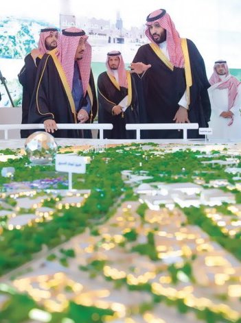 TheSaudi_post's tweet photo. الأمير #محمد_بن_سلمان: 

نجتمع اليوم في المملكة لتنسيق الجهود تجاه حماية البيئة ومواجهة التغير المناخي، ولتقليل الانبعاثات الكربونية في المنطقة بأكثر من (10%)، وزراعة (50) مليار شجرة في المنطقة كأكبر برامج لزراعة الأشجار في العالم 🇸🇦

#مبادرة_الشرق_الأوسط_الأخضر https://t.co/XlOOKBnPyf