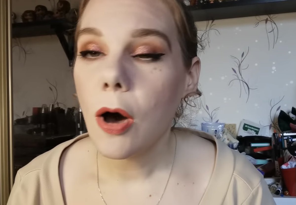 MarionCocotte's tweet photo. Moi qui cherchais une revue complète sur le maquillage Halloween de chez GIFI #hellodismoitout #ellenlc #jnspj https://t.co/ZovtwgiR8U