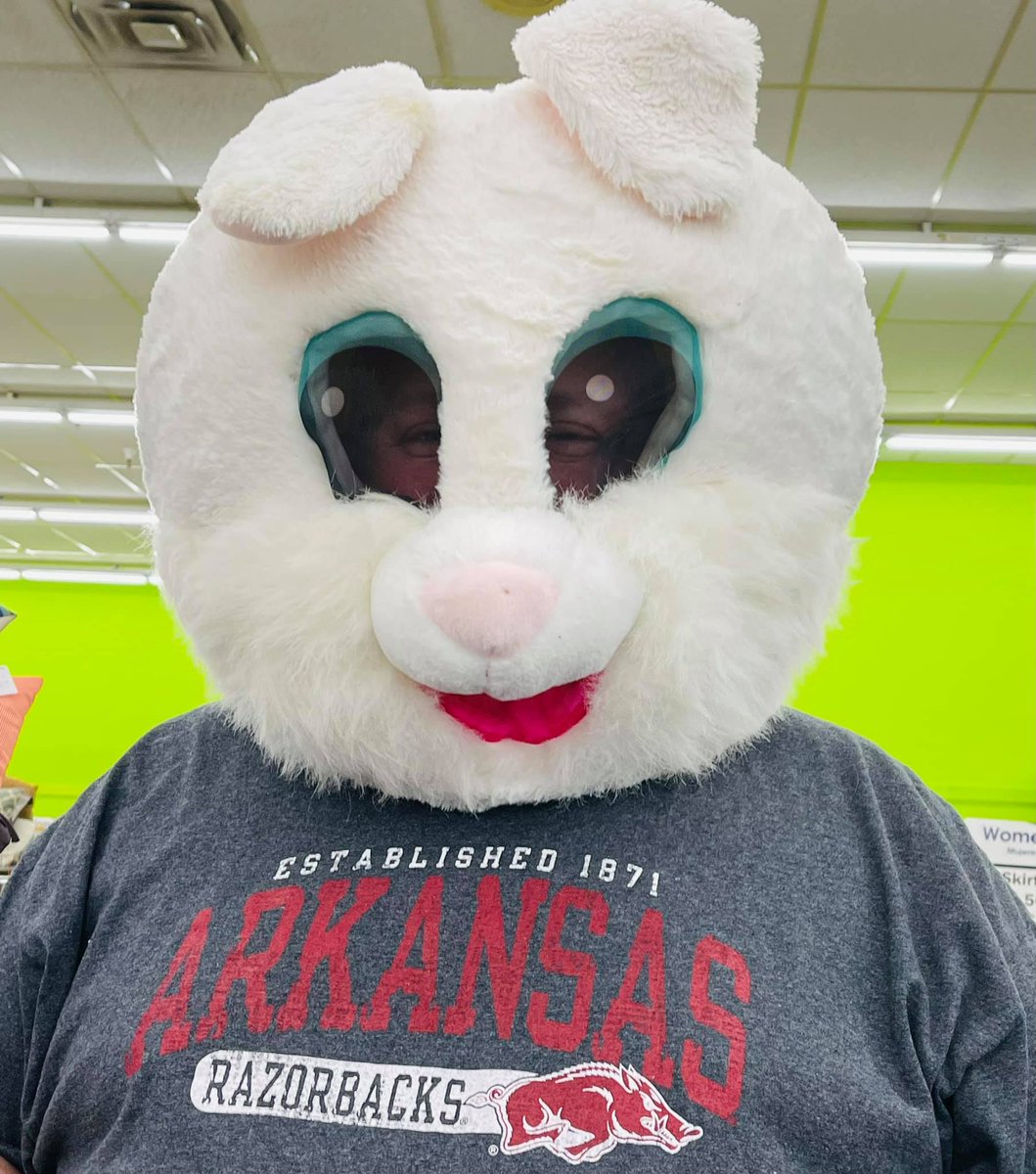 GoodwillAR's tweet photo. When you spot something at Goodwill, and it just has to go home with you 🐰
@GoodwillAR #gotitatgoodwill #goodwillfinds #bunnyhead #bunnyears #halloween #fall2021 #mondayvibes #mondaymood https://t.co/7D0cbctg7A