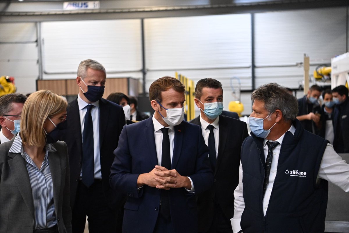 L’#industrie du futur passe par #SaintEtienne ! Saint-Étienne a toujours innové, réinventé, expérimenté ! #Sileane, <a href="/LACTIPS_SA/">LACTIPS</a>, <a href="/FocalOfficial/">Focal Official</a>, <a href="/SOutillage/">SAM OUTILLAGE</a>… les exemples sont légion ! À Saint-Étienne, on connaît la valeur de l’industrie et sa richesse humaine ! <a href="/Elysee/">Élysée</a>