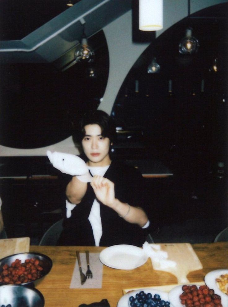 shoopchomp's tweet photo. Bunga Terakhir.
—Jaehyun one tweet AU.

© shoopchomp. https://t.co/TXtBmFR4BB