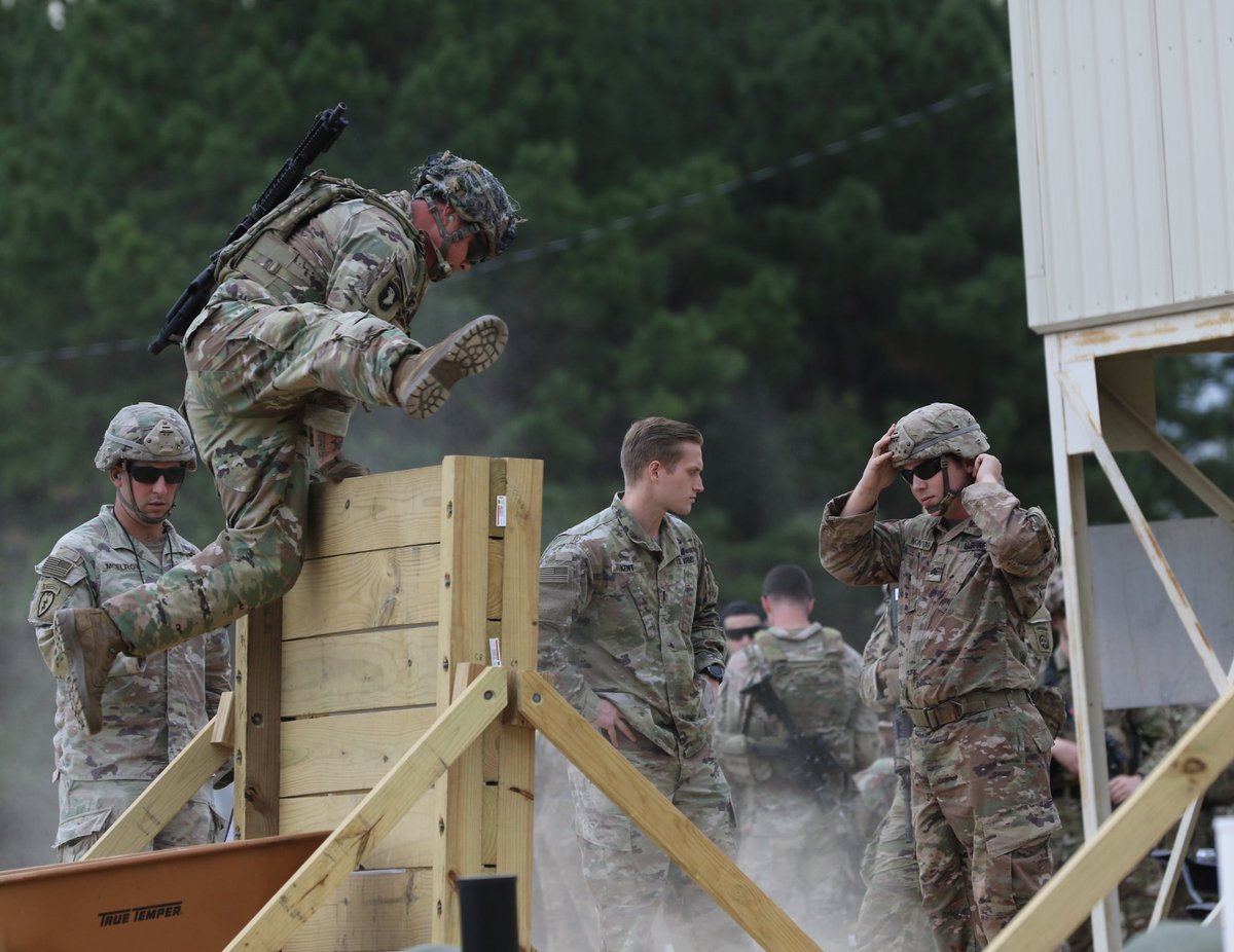 AA9 Sends tweet media