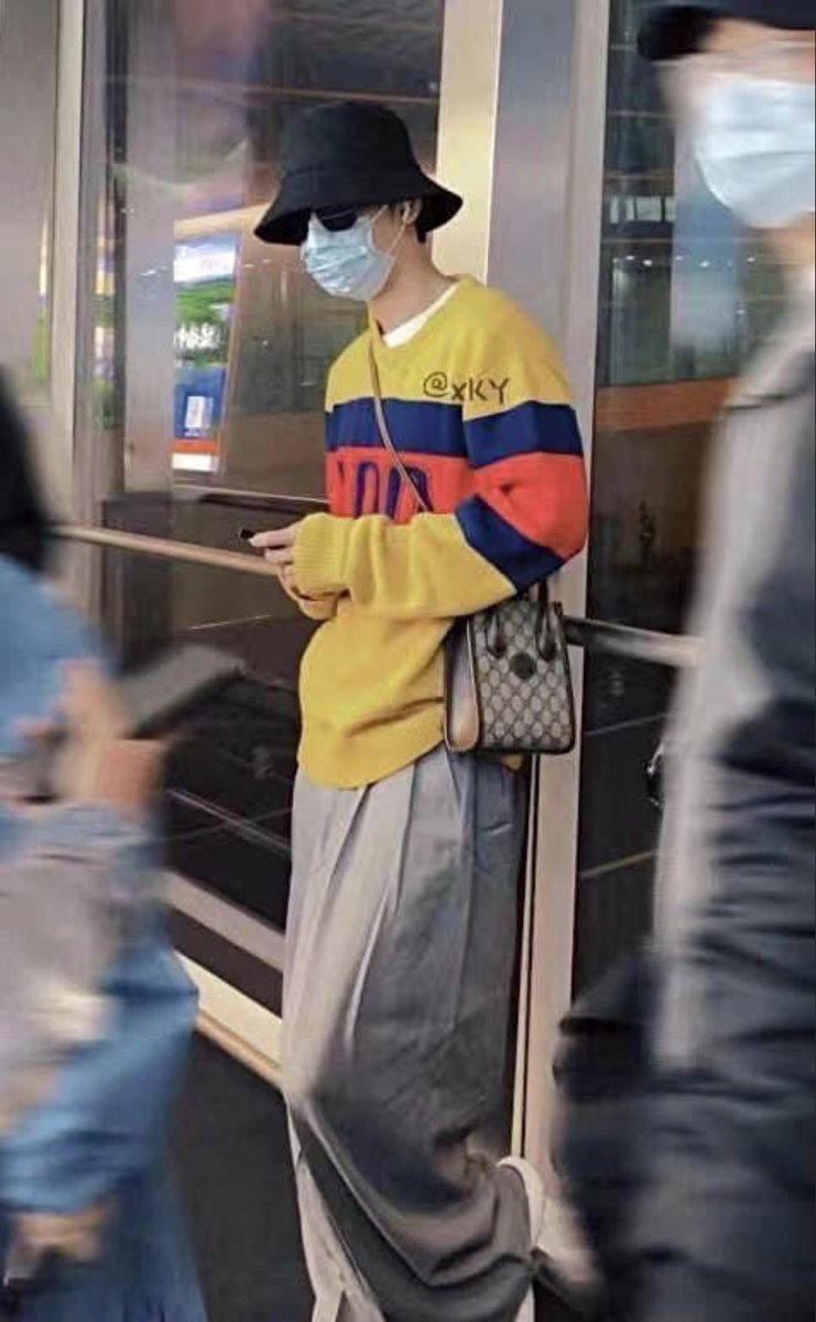qingxbz's tweet photo. พิธีกรให้พูดเลข90-230ตามใจชอบ
ป๋อเลือก💚❤️
“123” = อี้อ้ายจ้าน一爱战 (ป๋อรักจ้าน)
“100” = เสื้อที่พี่ใส่วันนี้
“91” = ปีเกิดพิจ้านของป๋อ
“130” = อี้จ้าน一战 (ป๋อจ้าน)
//สมเป็นอี้ป๋อจริงๆ🤭🌝😳💕 https://t.co/YsqYhshFxx