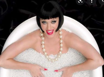 And you thought Hot Girls Pearls were big?!  Pretty sweet bathtub filled with pearls.

Happy Birthday Katy Perry.
#hotgirlspearls

hotgirlspearls.com