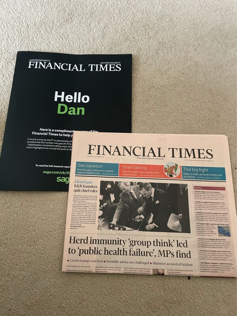 elliesilson's tweet image. Just seen what the UK @SageIntacct team have been working on. Dont you just love a great bit of personalised advertising?  

Well done @dan_paylor and team 💚

#rightplace #righttime #rightmessage ✔️