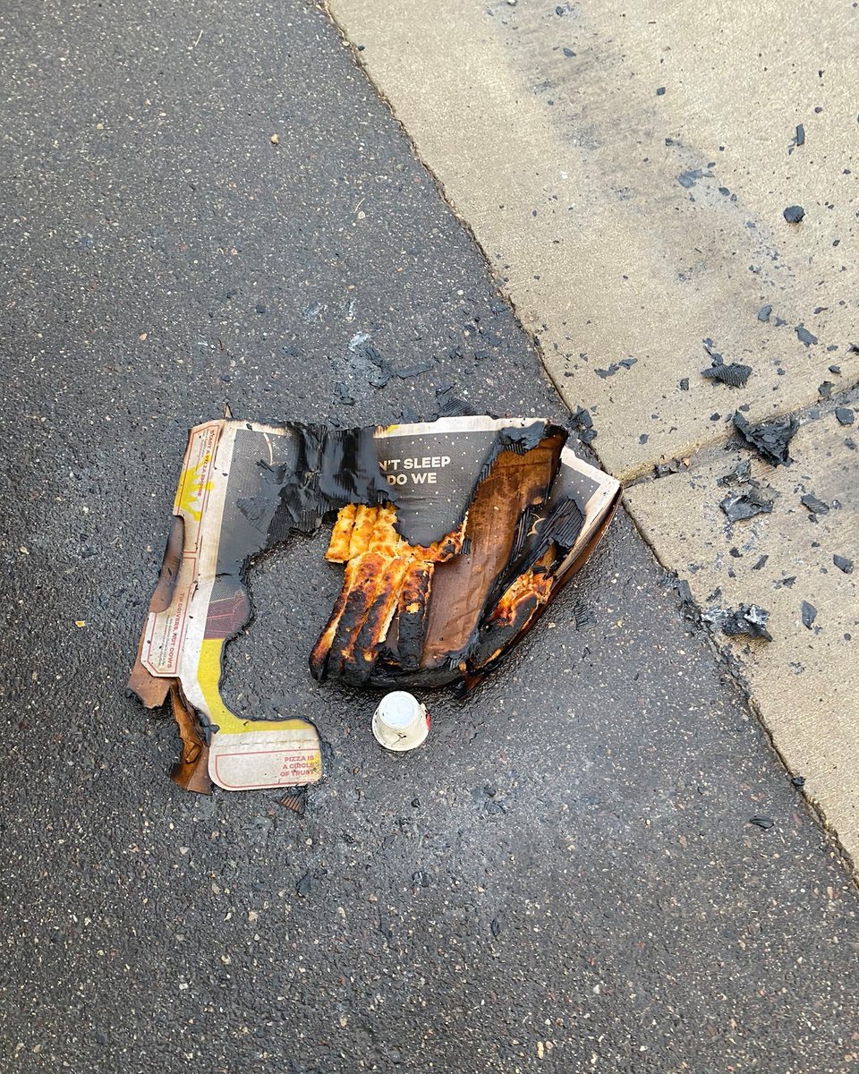 farmingtonmn's tweet photo. Everyone evacuated the house safely and Muzzy and Quinn were not injured. Remember to keep anything that can burn three feet away from the stove. Consider getting knob covers that prevent kids and pets from turning the stove on. #zero21 https://t.co/zQ7JbakkP4