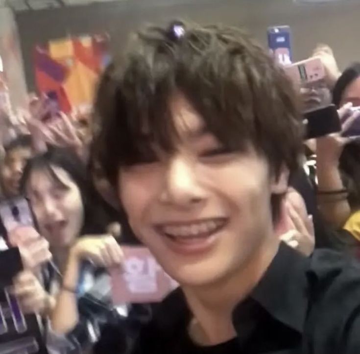 Restarting.⠀

not new to rp nor a new account, just restarting. Looking for interactive mutuals. like and rt to spread and for a possible dm.