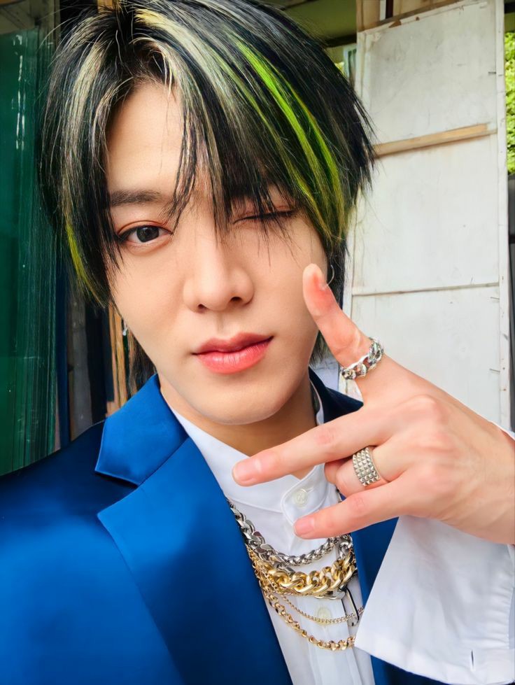 sprklyhee's tweet photo. happy birthday to the loml!! I'm always proud of you and I hope you'll always be happy and healthy! tysm for always working hard and being an amazing human!! ilysm yuta :( https://t.co/6QD97IBp0c